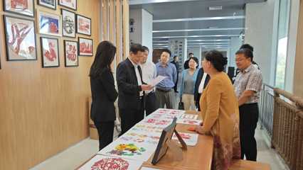 青島市僑聯(lián)赴膠州市文化服務(wù)中心調(diào)研文化藝術(shù)交流活動(dòng)組織工作