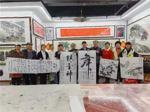 唐山書(shū)畫(huà)家走進(jìn)遵化盛世典藏藝術(shù)館 深化文化藝術(shù)交流，共繪時(shí)代新篇